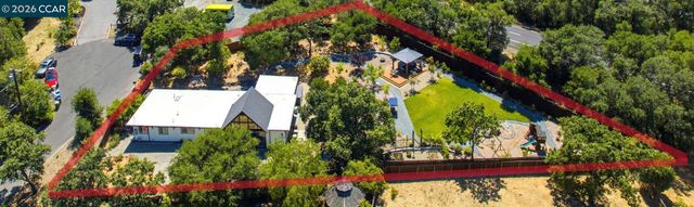 3196 Diablo View Rd, Lafayette, CA 94549