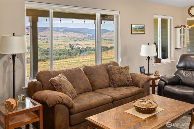 1561 Bitterbrush Drive, Ellensburg, WA 98926