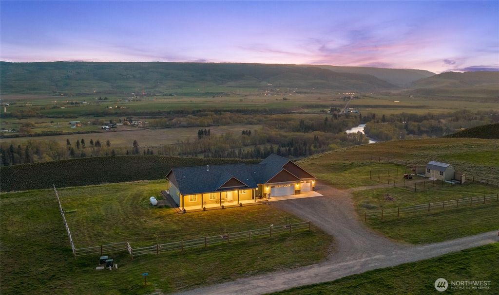 1561 Bitterbrush Drive, Ellensburg, WA 98926