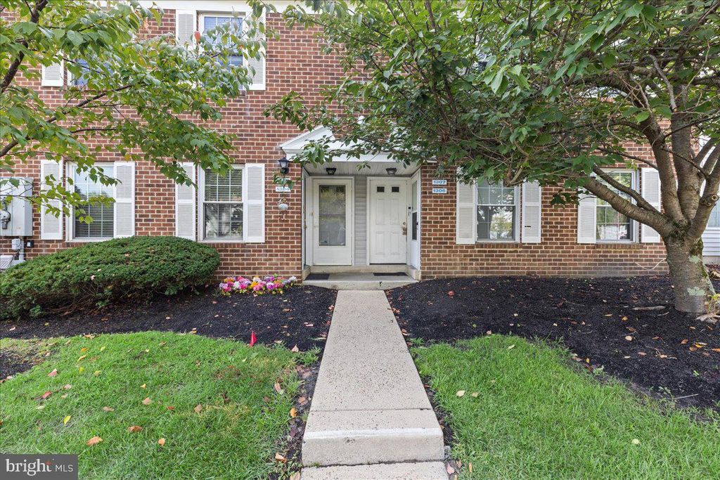 1307 HUNTINGDON MEWS, CLEMENTON, NJ 08021 — exterior