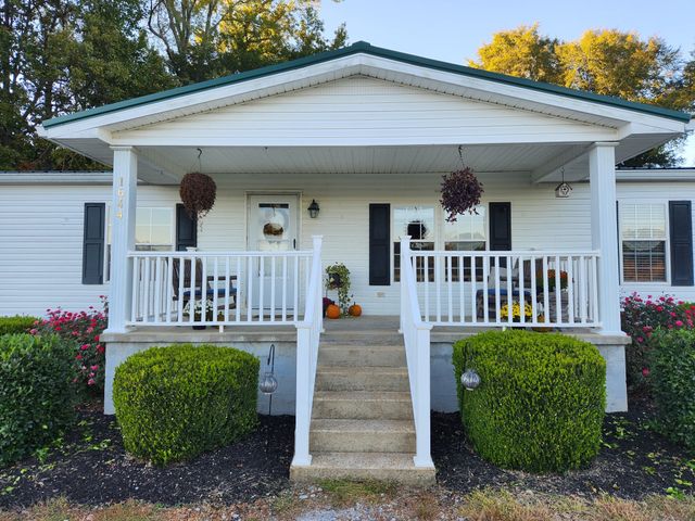 1644 W Blue Creek Rd, Waverly, TN 37185