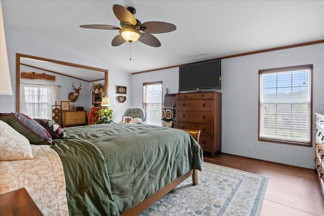 1644 W Blue Creek Rd, Waverly, TN 37185