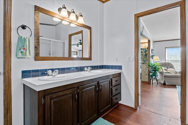 1644 W Blue Creek Rd, Waverly, TN 37185