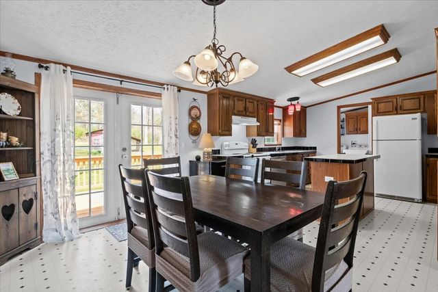 1644 W Blue Creek Rd, Waverly, TN 37185