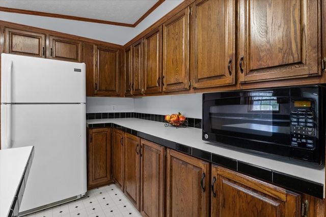 1644 W Blue Creek Rd, Waverly, TN 37185