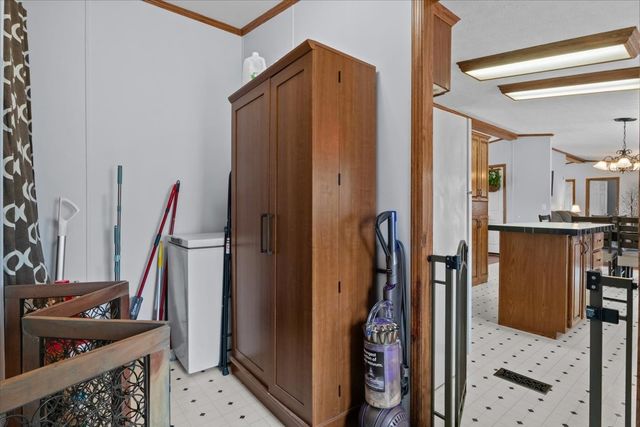 1644 W Blue Creek Rd, Waverly, TN 37185