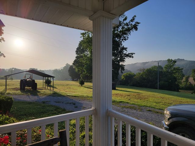 1644 W Blue Creek Rd, Waverly, TN 37185