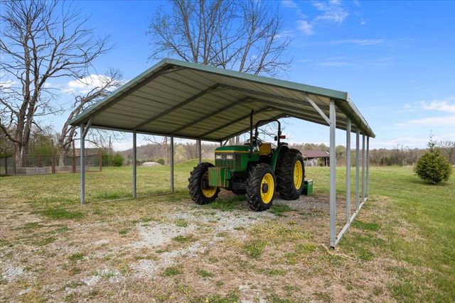 1644 W Blue Creek Rd, Waverly, TN 37185