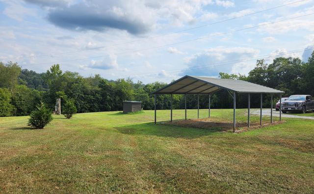 1644 W Blue Creek Rd, Waverly, TN 37185