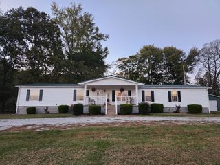 1644 W Blue Creek Rd, Waverly, TN 37185