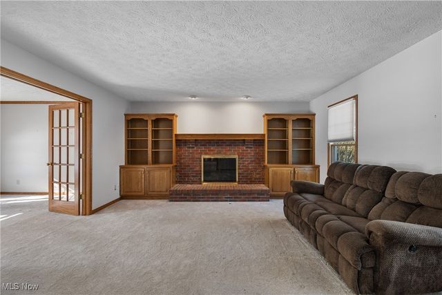 1613 Hastings Circle NW, Uniontown, OH 44685