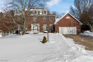 1613 Hastings Circle NW, Uniontown, OH 44685