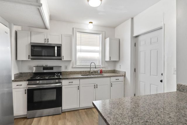 693 E 4th Avenue, Columbus, OH 43201