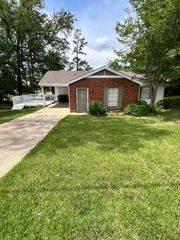 300 N 39th Ave., Hattiesburg, MS 39401