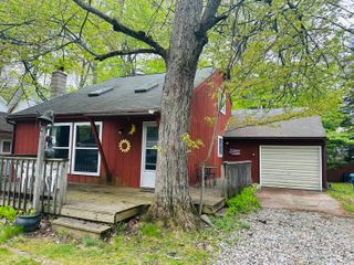 205 Beechwood Avenue, Houghton Lake, MI 48629