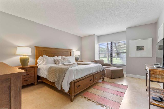 13329 Polo Club Road 105, Wellington, FL 33414
