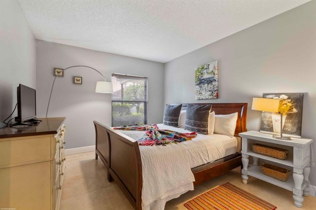13329 Polo Club Road 105, Wellington, FL 33414
