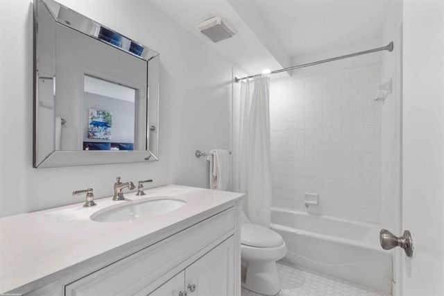 13329 Polo Club Road 105, Wellington, FL 33414