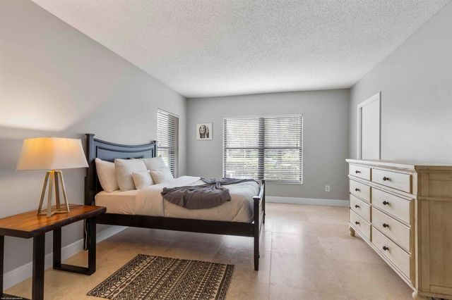 13329 Polo Club Road 105, Wellington, FL 33414