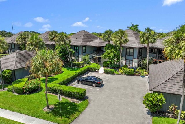 13329 Polo Club Road 105, Wellington, FL 33414
