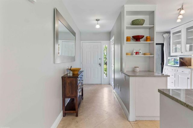 13329 Polo Club Road 105, Wellington, FL 33414
