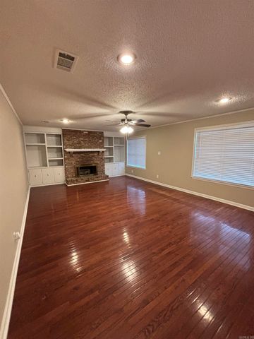 322 E Lee Avenue, Sherwood, AR 72120