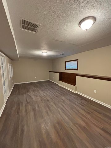 322 E Lee Avenue, Sherwood, AR 72120