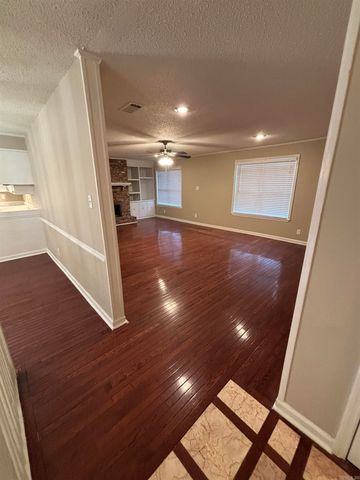 322 E Lee Avenue, Sherwood, AR 72120