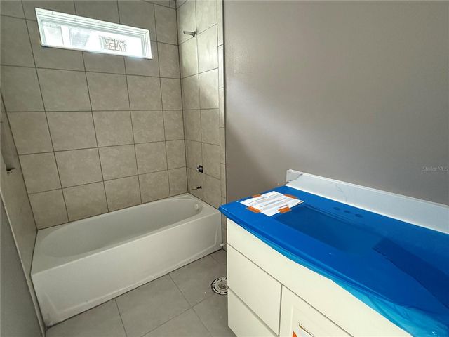 9835 GOBAT ALLEY, Orlando, FL 32827