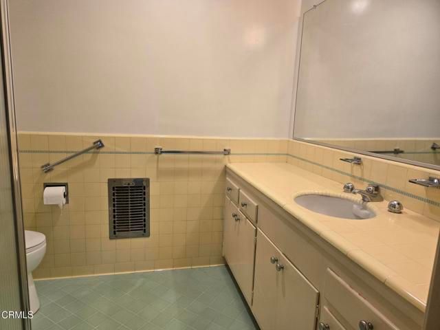 660 S Orange Grove Boulevard F, Pasadena, CA 91105