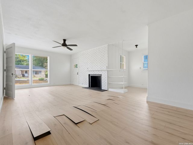 707 Chicago, San Antonio, TX 78210