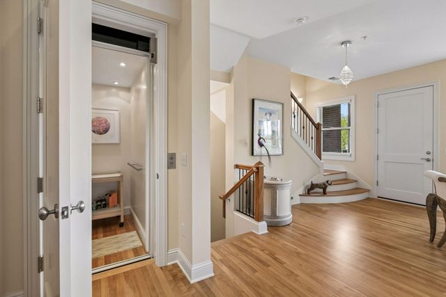 101 Main Street NE 8, Minneapolis, MN 55413