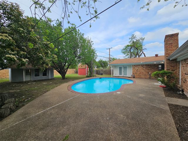 5629 Starlight Drive, Haltom City, TX 76117