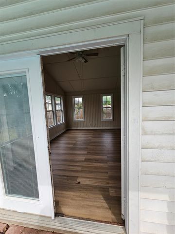 5629 Starlight Drive, Haltom City, TX 76117