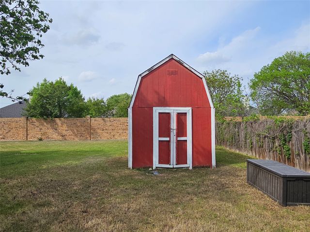 5629 Starlight Drive, Haltom City, TX 76117