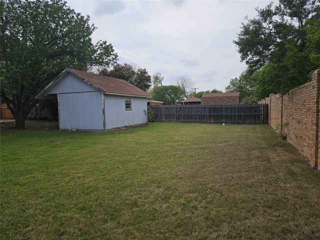 5629 Starlight Drive, Haltom City, TX 76117