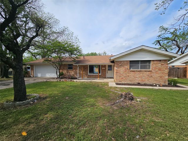 5629 Starlight Drive, Haltom City, TX 76117