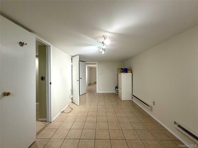 101 Rosevale Avenue E, Ronkonkoma, NY 11779