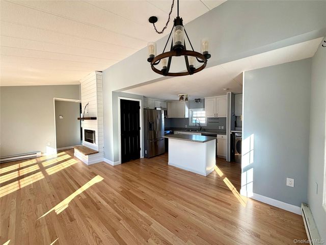 101 Rosevale Avenue E, Ronkonkoma, NY 11779