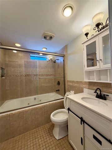 101 Rosevale Avenue E, Ronkonkoma, NY 11779