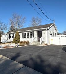 101 Rosevale Avenue E, Ronkonkoma, NY 11779