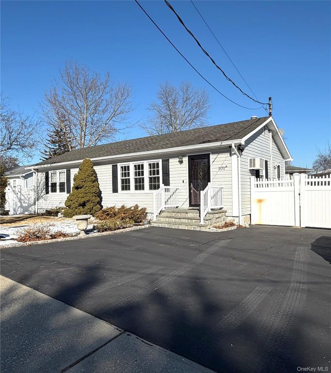 101 Rosevale Avenue E, Ronkonkoma, NY 11779