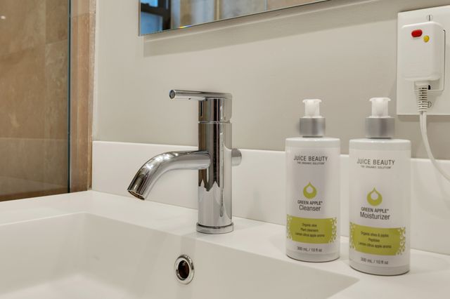 70 E WALTON Street 903, Chicago, IL 60611