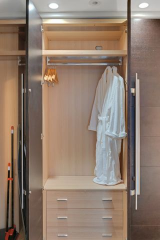 70 E WALTON Street 903, Chicago, IL 60611