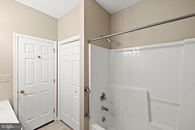 5 WINDING DR, Gettysburg, PA 17325