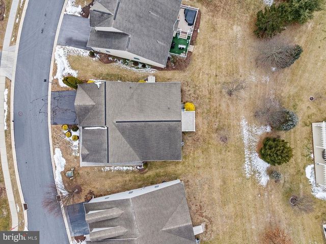 5 WINDING DR, Gettysburg, PA 17325