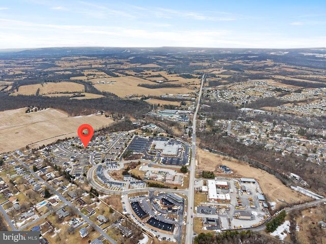 5 WINDING DR, Gettysburg, PA 17325