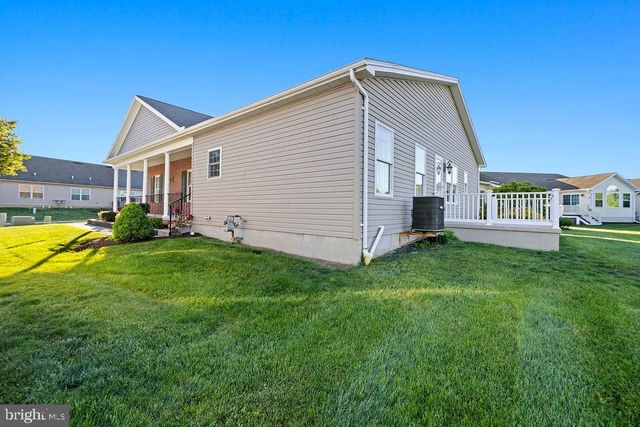 5 WINDING DR, Gettysburg, PA 17325