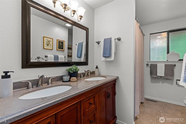 15811 20th Place W, Lynnwood, WA 98087