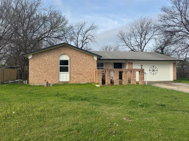 6412 Embassy Drive, Forest Hill, TX 76119